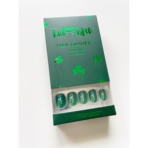 Red Aspen Shamrockin’ Patty short nail dashes